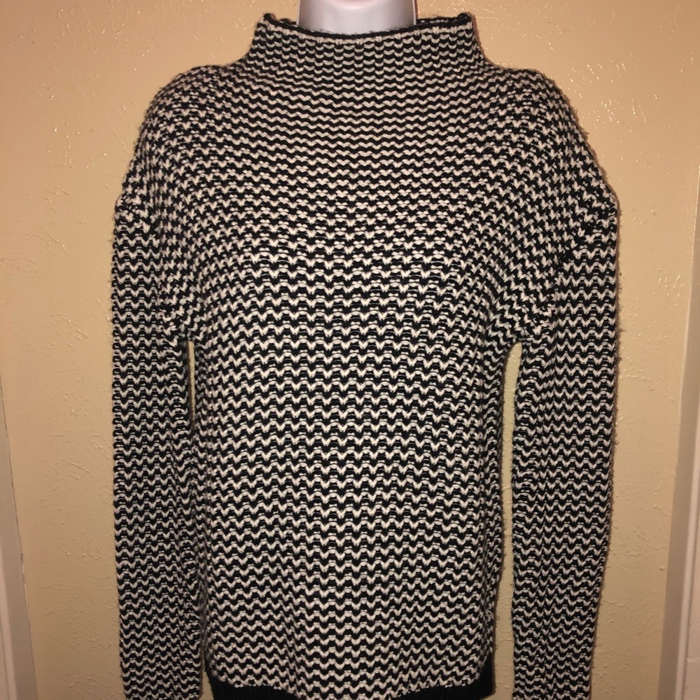 Sanctuary Mock Neck Sweater Size Small